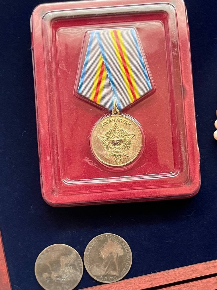 Κόσμος. Collection of coins, tokens, medals and other unsorted material (9,5 kg) (χωρίς τιμή ασφαλείας) #2.1