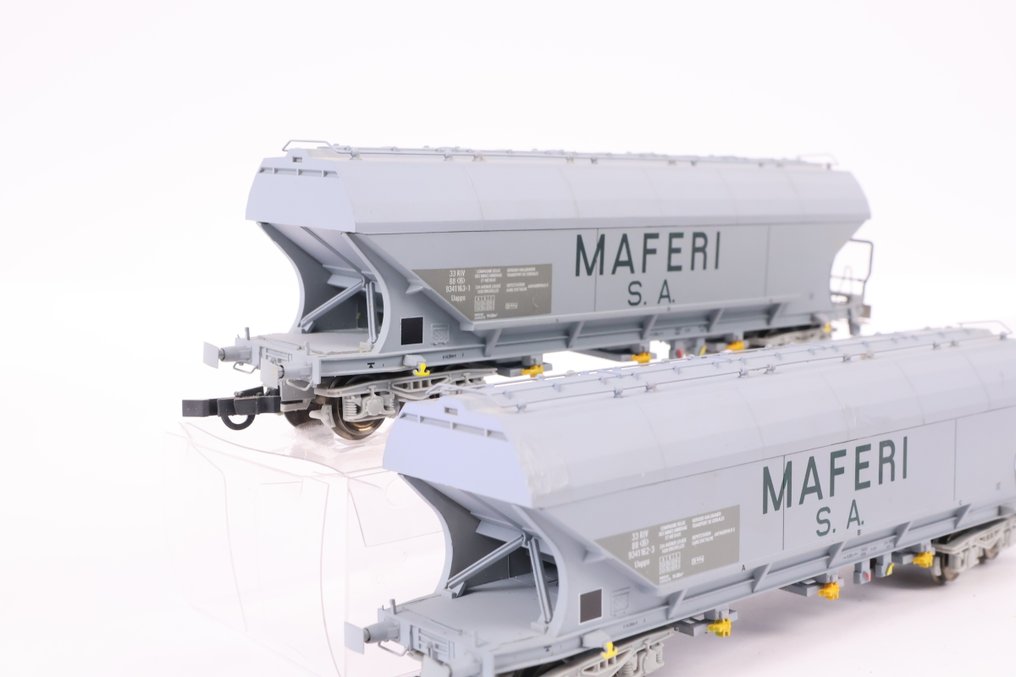 B-Models H0 - Model train freight carriage (2) - Two silowagens 'Maferi'. - NMBS #4.3