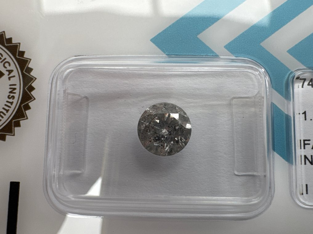 Ei pohjahintaa - 1 pcs Timantti  (Luonnonvärinen)  - 1.03 ct - Pyöreä - Fancy light Harmaa - I2 - Kansainvälinen gemologinen instituutti (IGI) #2.1