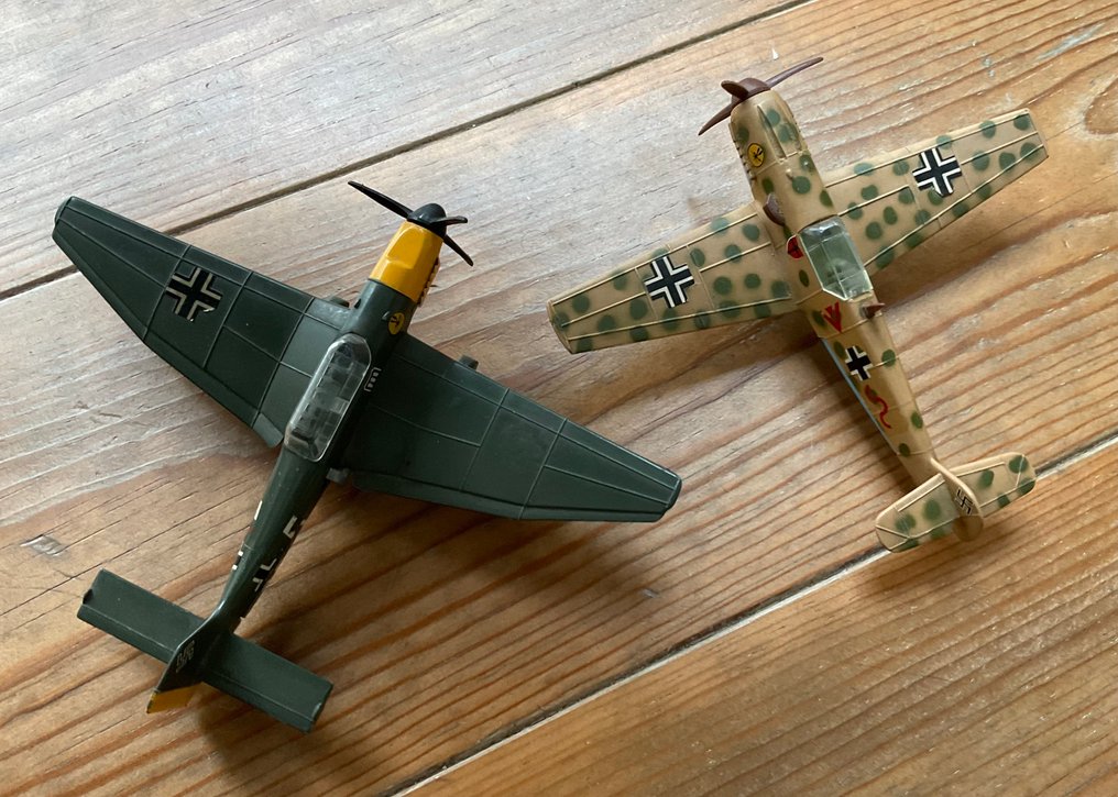 Dinky Toys Nu este la scară - Machetă vehicul militar  (2) - Messerschmitt Bf 109 - Junkers JU 87 B #4.3