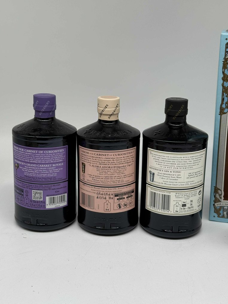 Hendrick's Gin - Grand Cabaret, Flora Adora & Maestro  - 70 cl - 3 flasker #1.0