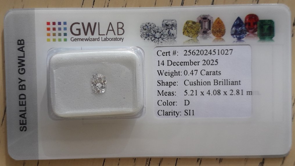 Ei pohjahintaa - 1 pcs Timantti  (Luonnollinen)  - 0.47 ct - Cushion (pyöristetty neliö) - D (väritön) - SI1 - Gemewizardin gemologinen laboratorio (GWLab) #2.1