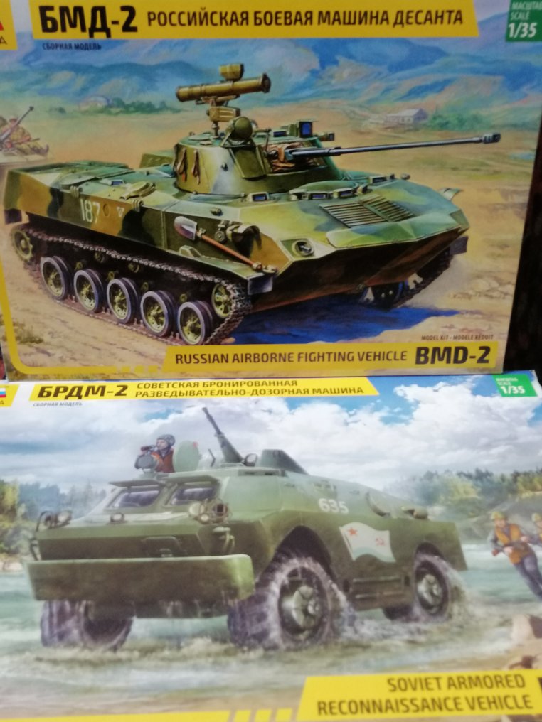 Zvezda - Toy Lotto 'Russia veicoli blindati'' con 2 kit nuovi in plastica da assemblare e dipingere scala 1:35 - 2000-2010 - Russia #2.1