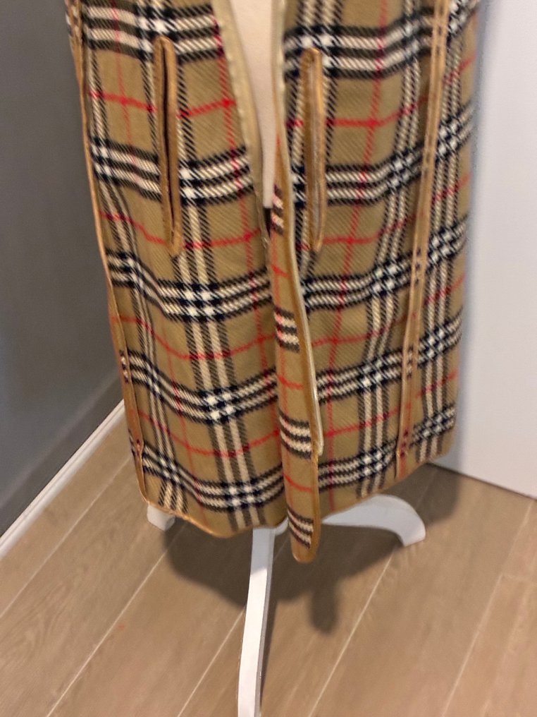 Burberry - Vestimentație #2.1