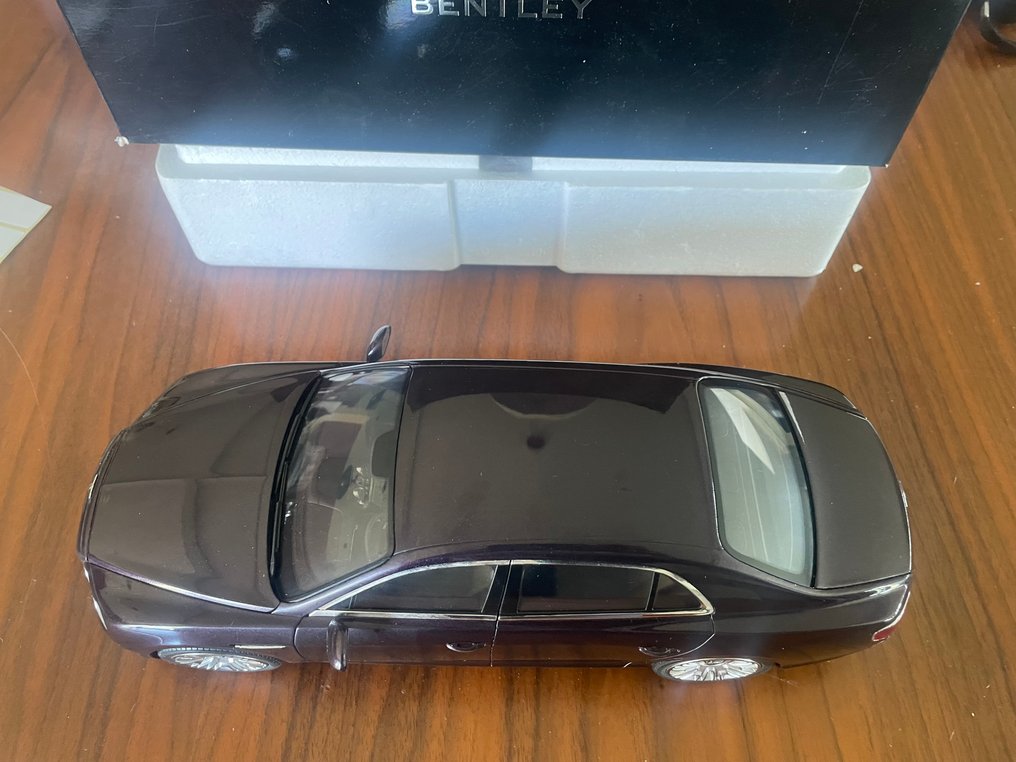 Kyosho 1:18 - 模型汽车 - Bentley Flying Spur W12 #4.3