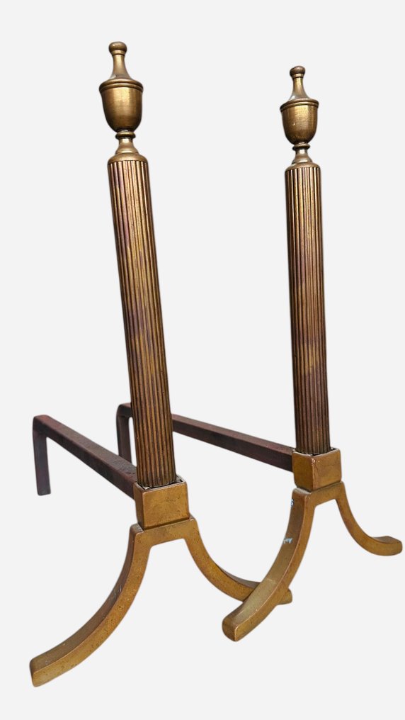 (壁炉的)柴架 (2) - 镀金黄铜, 铁 - 一对黄铜制火炉架 #2.1