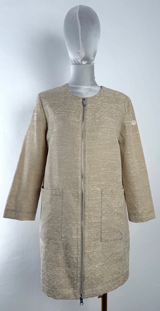 Armani - Mantel #1.0