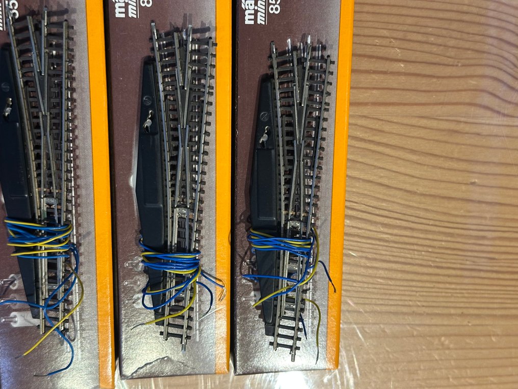 Märklin Z - 8562, 8563 - Model train tracks (8) - 8x Märklin Z electric turnouts #2.1