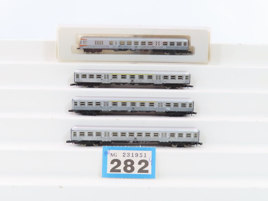 Märklin Z - 8716/8717/8718 - Επιβατικό τρένο μοντελισμού (4) - 4x 4-θέσια 'Silberlingen' επιβατικά βαγόνια τρένου ταχείας κίνησης 1ης/2ης και 2ης τάξης, - DB #4.3