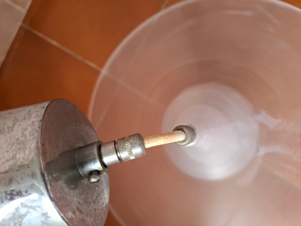 Lampada a sospensione - forma di tromba a tulipano In Plastica Bianco Opaco Vintage. - Plastica - Lampada a sospensione #4.3