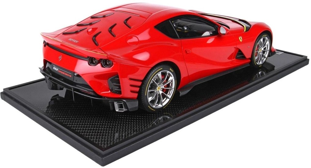 BBR 1:12 - Modell sportsbil - FERRARI 812 COMPETIZIONE "YELLOW DETAILS" ROSSO CORSA 322 #2.1