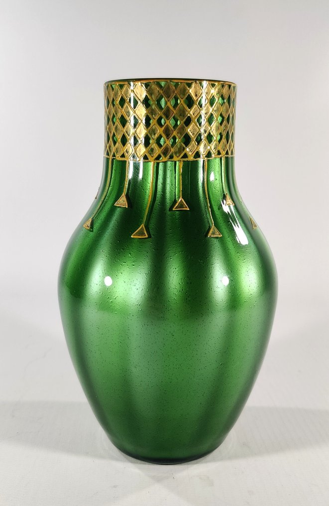 Loetz - Loetz - Vase - DEK 719 Metallin green - Crystal #1.0