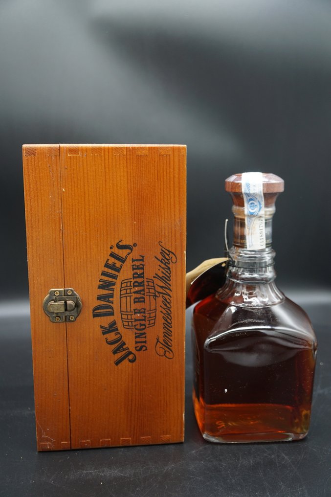 Jack Daniel's Single Barrel Select - 2003 in Matching Woodbox - Spanish Tax strip - Tag - 70cl #3.2