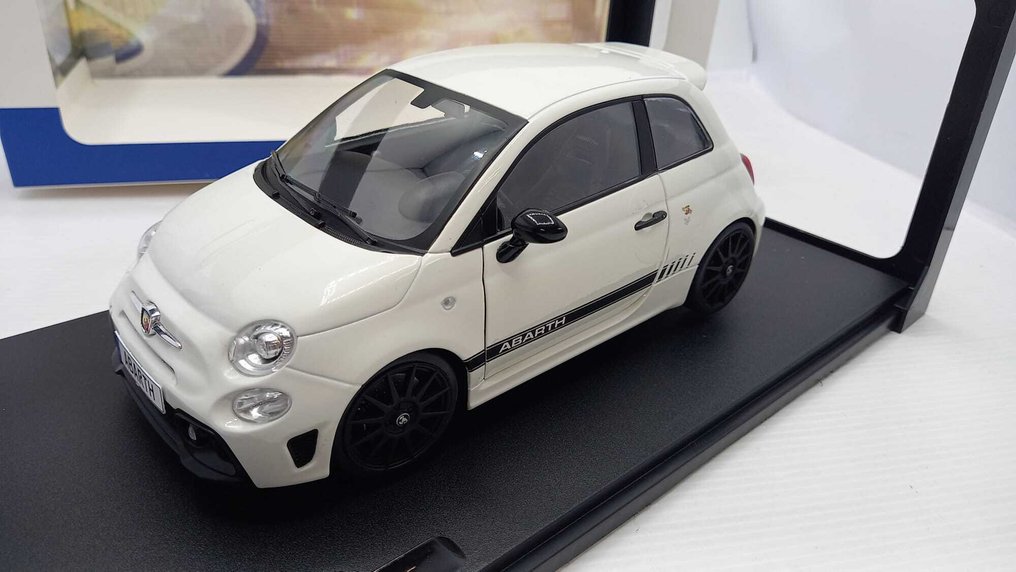 Solido 1:18 - 模型車 - Fiat F595 Abarth 2022 1/18 - (cod.B9) #1.0