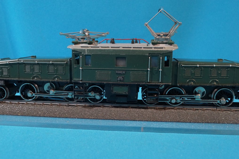 Märklin H0 - 3015 - Locomotora eléctrica (1) - 3015 SBB CFF Krokodil versión 10 - SBB-CFF #4.3