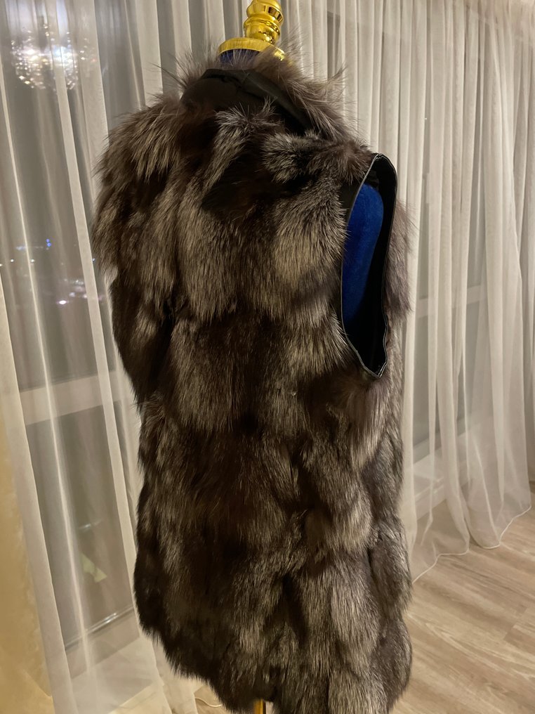 Artisan Furrier - Coat #4.3