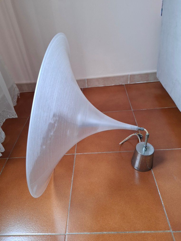 Lampada a sospensione - forma di tromba a tulipano In Plastica Bianco Opaco Vintage. - Plastica - Lampada a sospensione #1.0