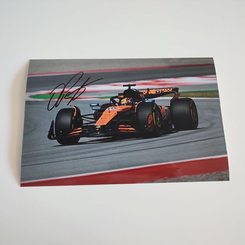 Mclaren - Oscar Piastri - 2025 - Photograph  #3.2