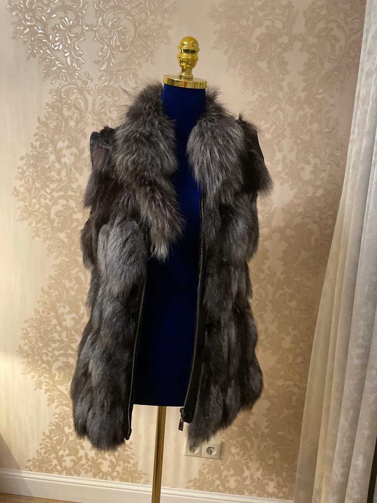 Artisan Furrier - Coat #1.0