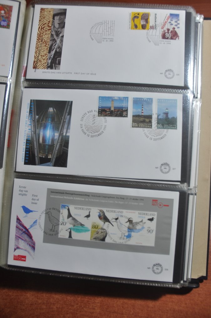 Pays-Bas  - Une grande boîte remplie d'une collection de FDC, d'enveloppes commémoratives et de premiers vols #4.3