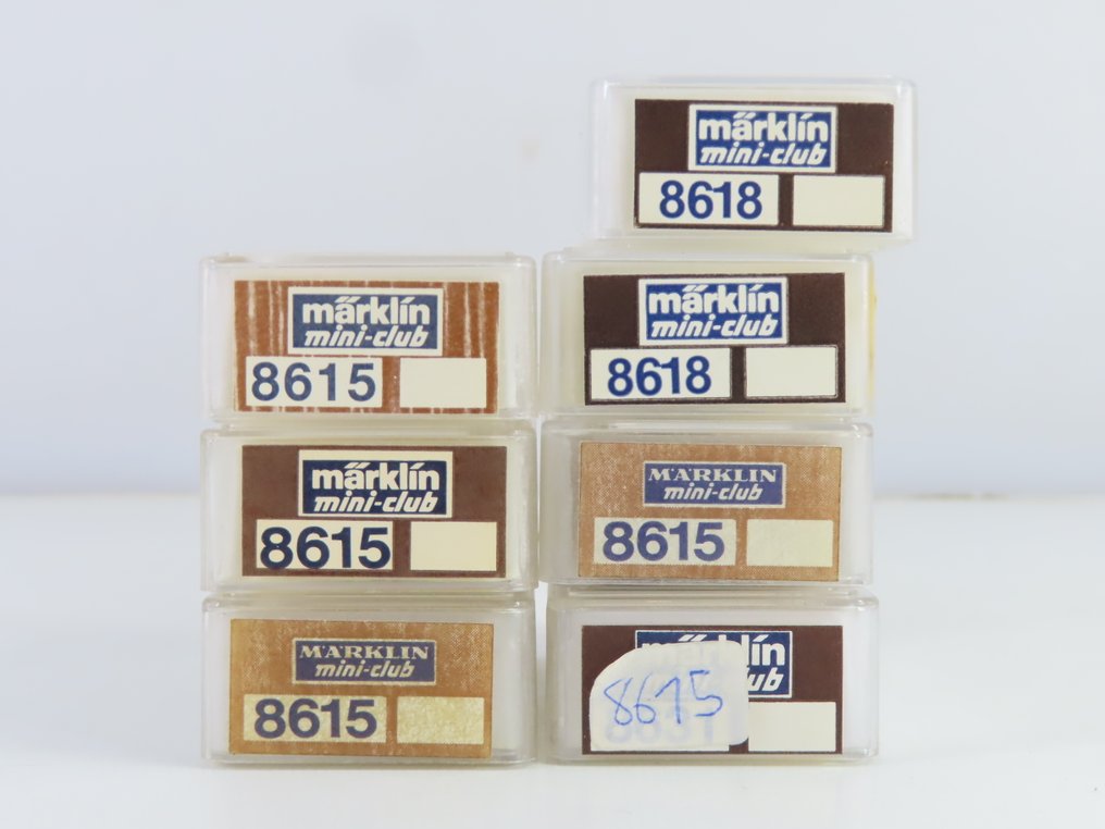 Märklin Z - 8615/8618 - Modellbahn-Güterwagenset (7) - 7x 2-achsige Containerdraagwagen mit Container 'Hewlett Packard' und 'DB'. - DB #2.1