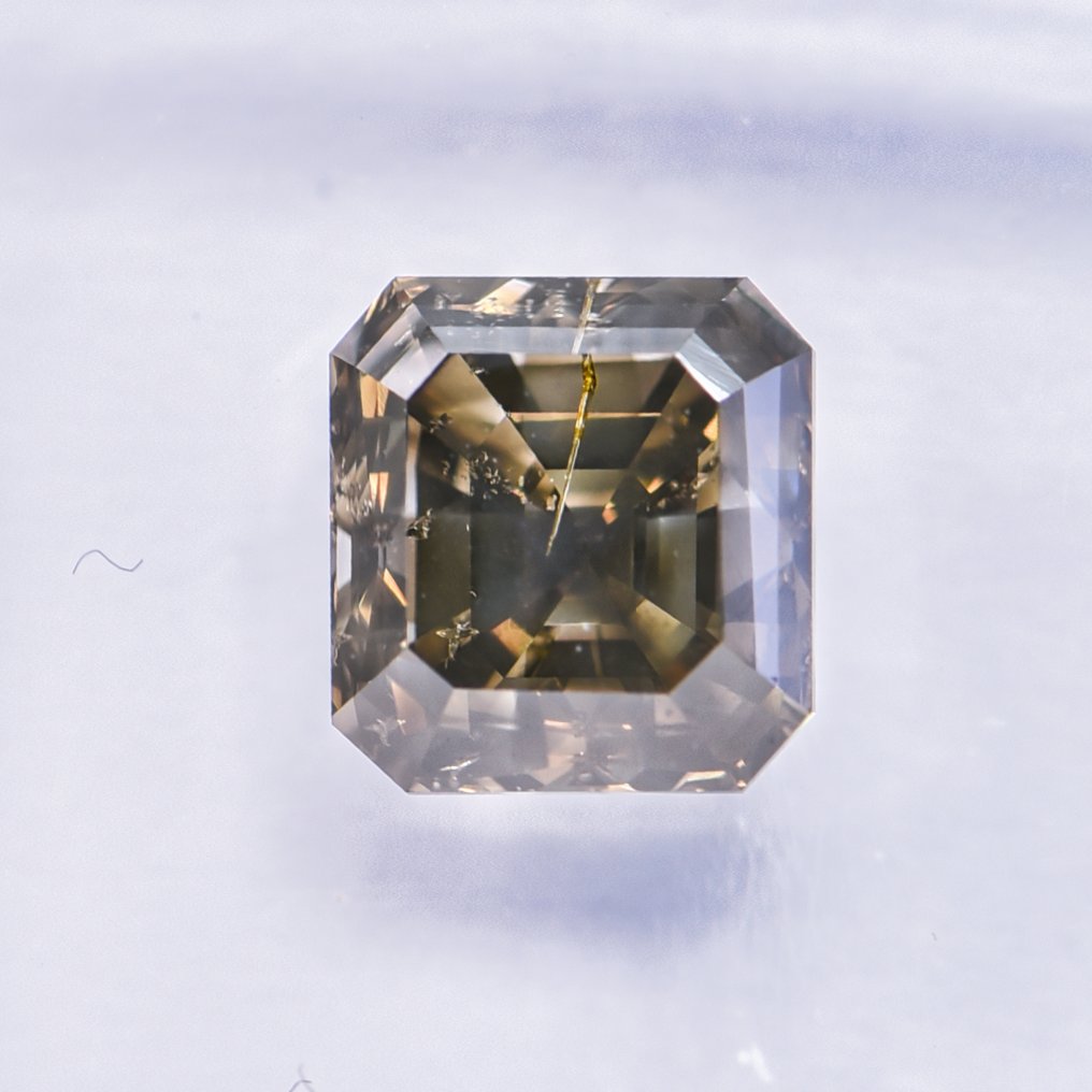 Ingen mindstepris - 1 pcs Diamant  (Naturfarvet)  - 1.54 ct - Smaragd - Fancy deep Grønlig, Brunlig Gul - SI2 - International Gemological Institute (IGI) - VG VG #3.2