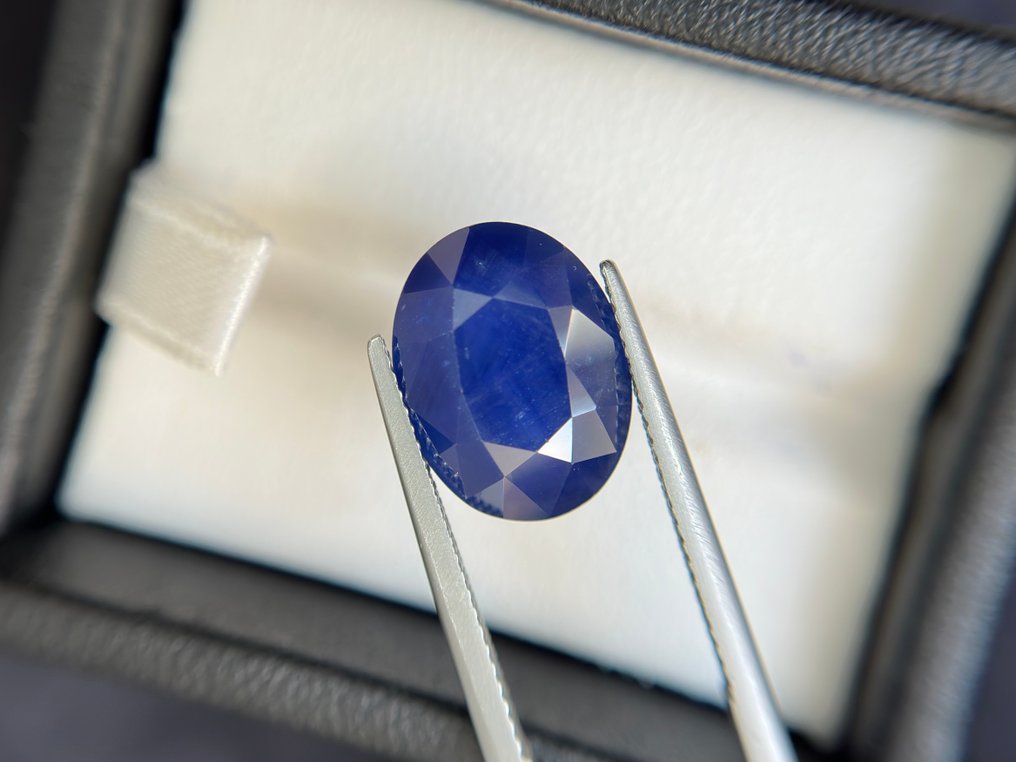 Fără preț de rezervă - 1 pcs  Albastru Safir  - 9.92 ct - GRS (Laboratorul de cercetare a pietrelor prețioase din Elveția) - Safir din Ceylon #2.1