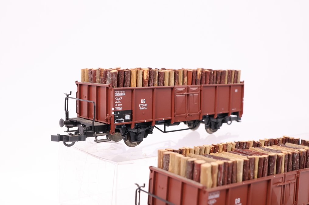 Roco H0 - Vagón de tren de mercancías a escala (4) - cuatro camiones abiertos con carga de madera - DB #4.3