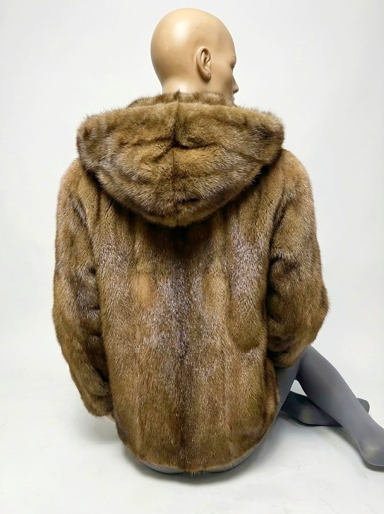 Artisan Furrier - Fur coat #1.0