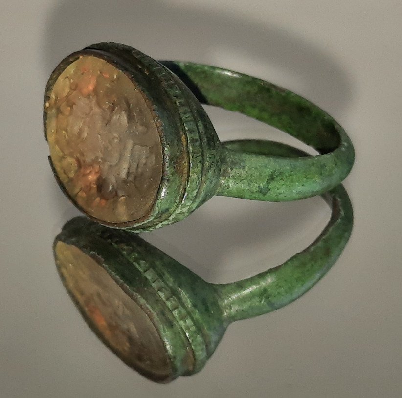 Μεσαιωνική Δαχτυλίδι με σφραγίδα οικογενειακού έμβληματος. Άριστη κατάσταση.  (χωρίς τιμή ασφαλείας) #3.2