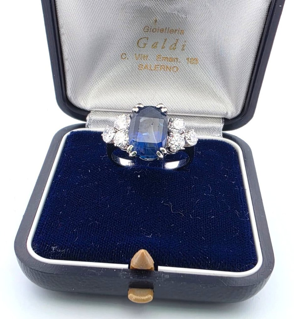 Ring - 18 kt Weißgold -  8.48ct. tw. Saphir - Diamant #1.0