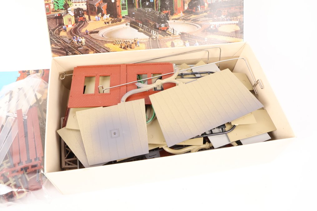 Vollmer H0 - 5754 - Kituri de construit machete tren (1) - Pachet de construcție pentru magazie cu trei compartimente #4.3