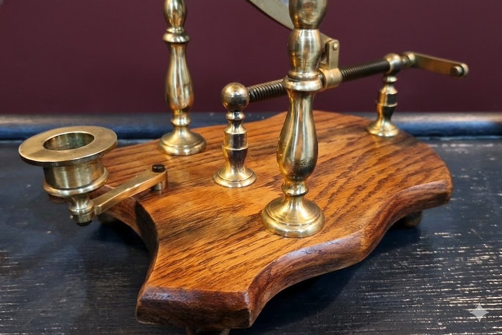 Decanter - Brass, Wood - Sommelier Display #4.3