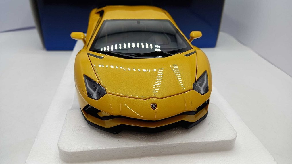Autoart 1:18 - Model car - Lamborghini Aventador S 2017 - (cod.B20) #1.0