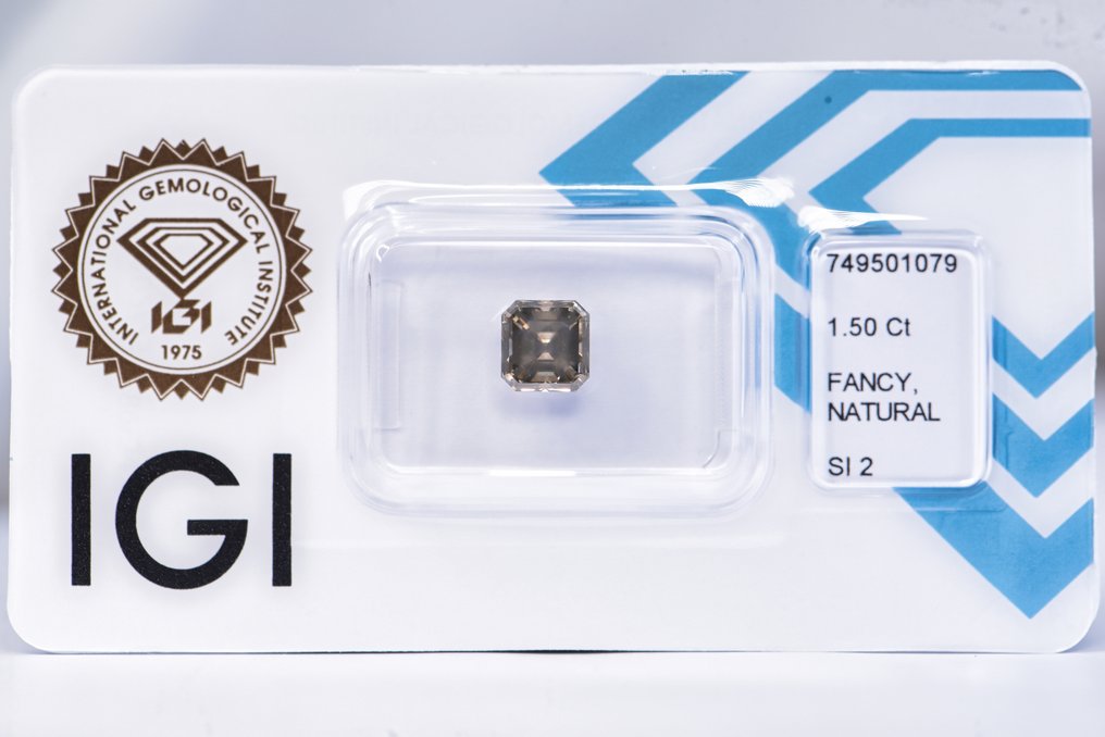 No reserve price - 1 pcs Diamond  (Natural coloured)  - 1.50 ct - Emerald - Fancy deep Greenish, Brownish Yellow - SI2 - International Gemological Institute (IGI) - VG VG #1.0