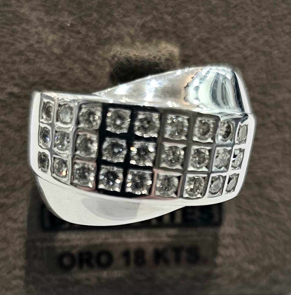 Ring - 18 kt Vittguld - 0.50ct. tw. Diamant (Natural) #4.3