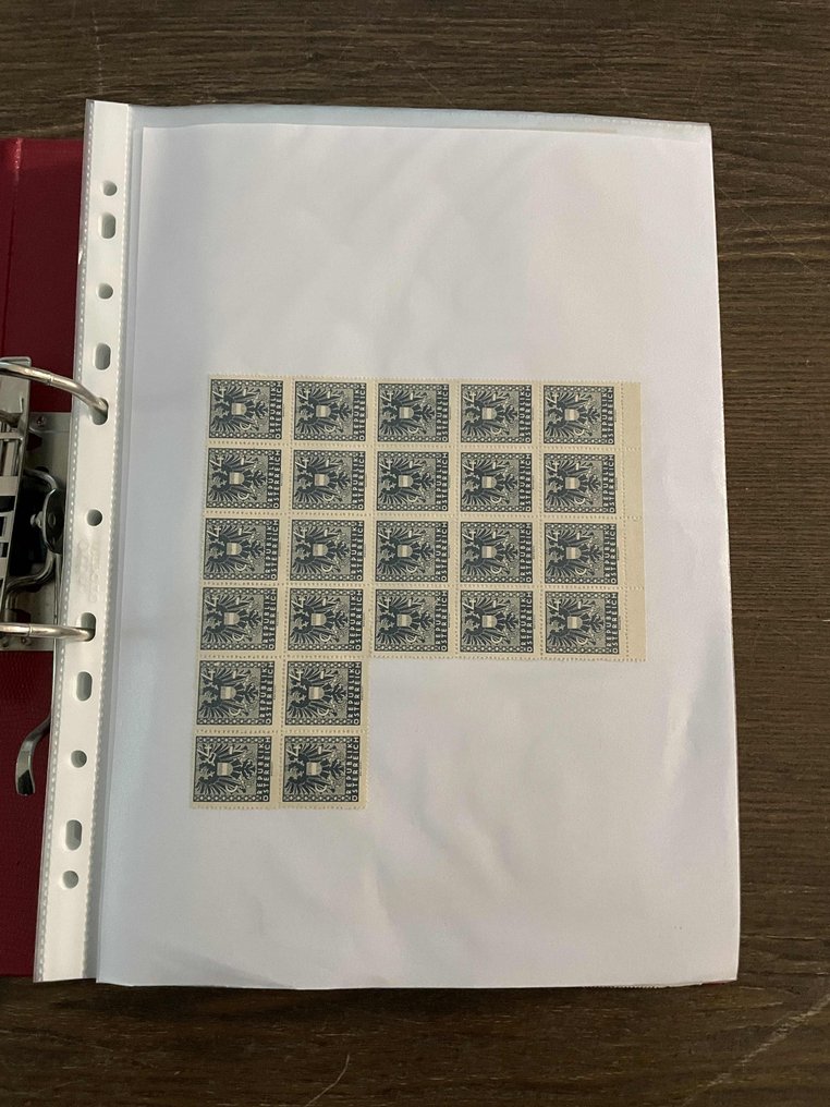 Αυστρία 1900/2000 - Χιλιάδες γραμματόσημα σε παλιά φύλλα σε 3 άλμπουμ. #1.0