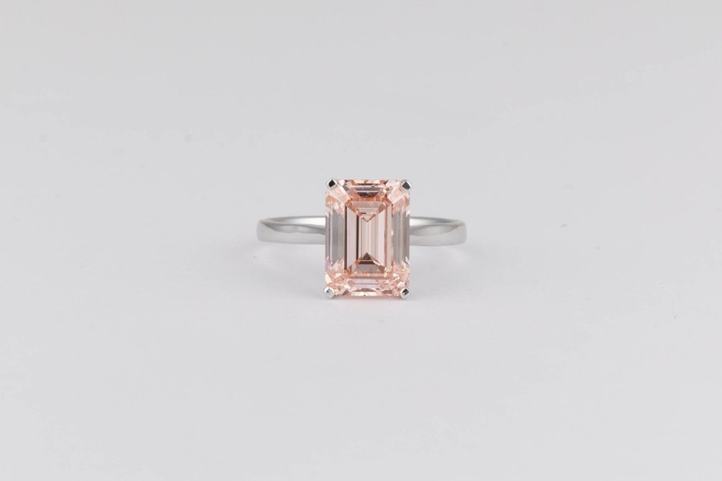 Ingen mindstepris - Ring - 14 karat Hvidguld - 4.00ct. tw. Lyserød Diamant (Laboratoriedyrket diamant i fancy farver) - Emerald Vivid Pink-VS1 #1.0