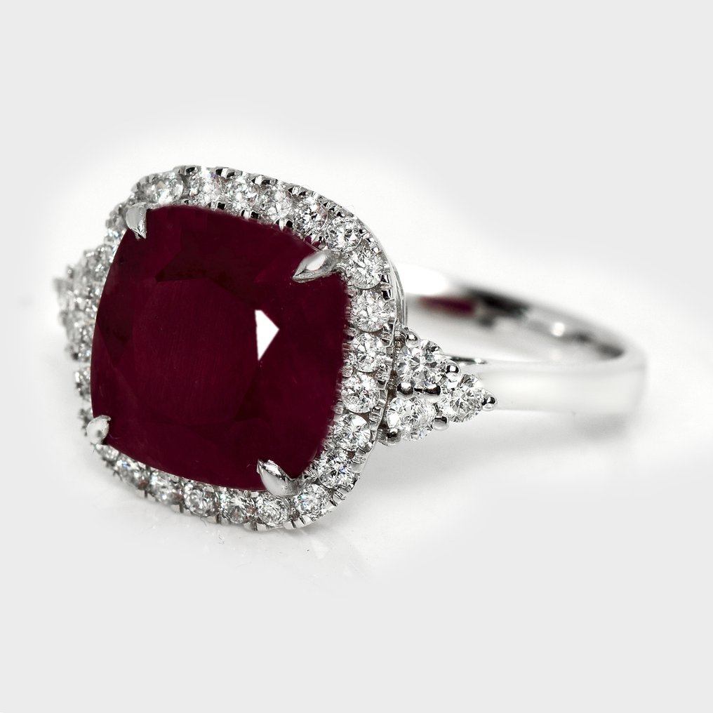 沒有保留價 - 戒指 - 14 克拉 HRD 5.57 克拉 未加热紫红色, 白金 -  6.02ct. tw. 紅寶石 - 鉆石 #2.1