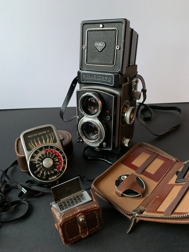 Rollei Rolleicord met Schneider-Kreuznach Xenar 3,5/75mm + loads acc. | Twin lens reflex camera (TLR) #1.0