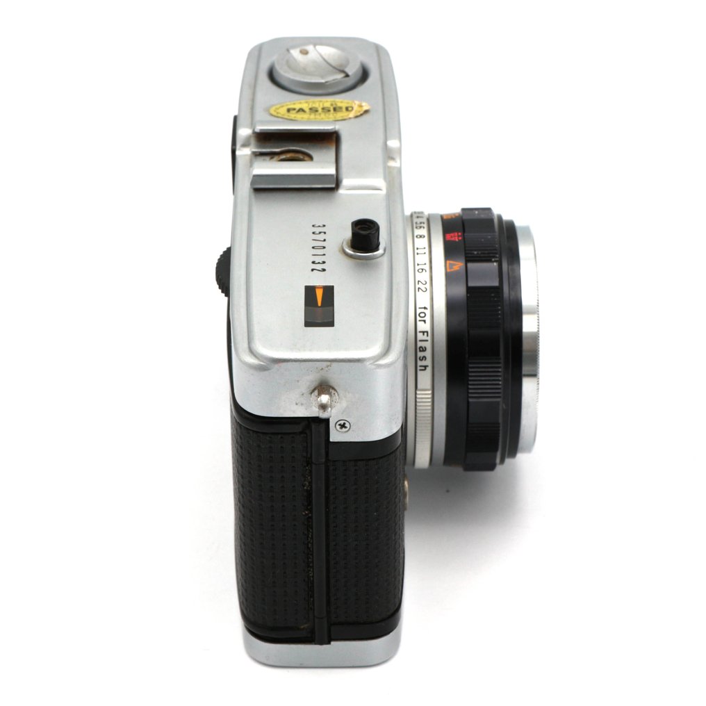 Olympus TRIP 35 met D. ZUIKO 40mm f/2.8 | ICONIC CAMERA Analogue compact camera #2.1