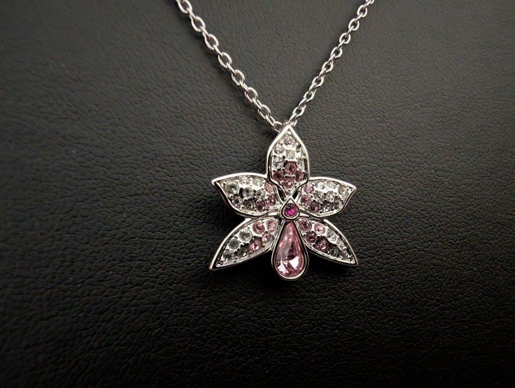 Statue, Swarovski collier - 1.8 cm - Crystal #3.2