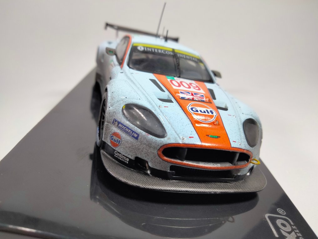 IXO Models 1:43 - Modell versenyautó - Aston Martin DBR9 #009 - D. Brabham, A. Garcia, D. Turner (2008) - Győztes LMGT1 24 órás Le Mans #4.3