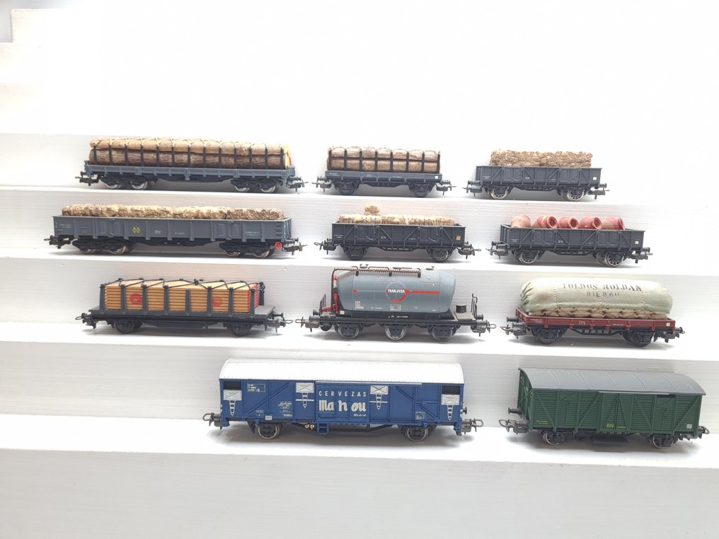 Electrotren H0 - Model train freight wagon set (11) - 11 diverse freight cars with loading. - RENFE #1.0