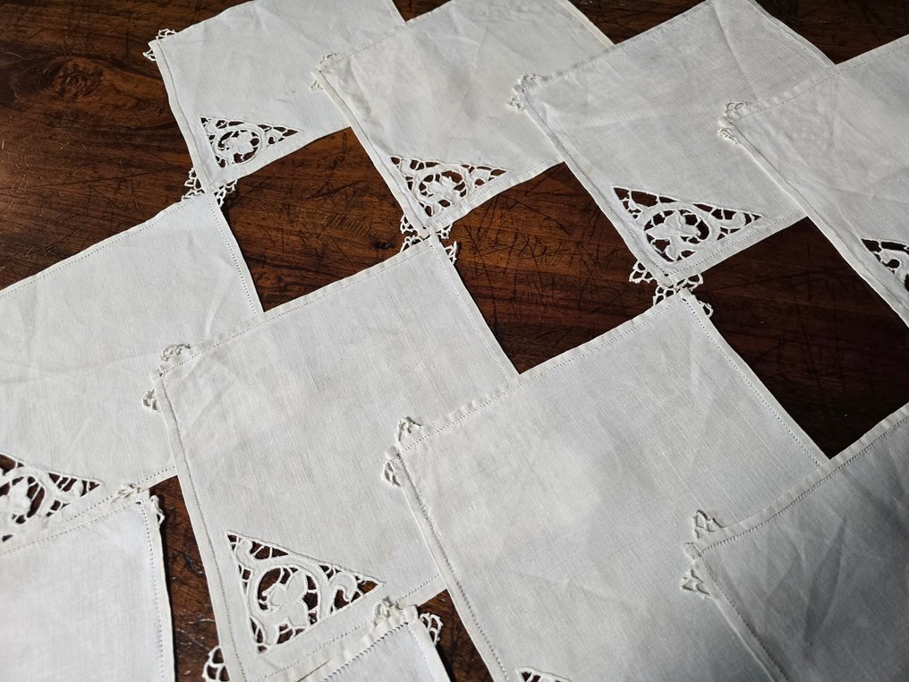 Serviet (11) - 18 cm - 18 cm - Gamle broderier #3.2