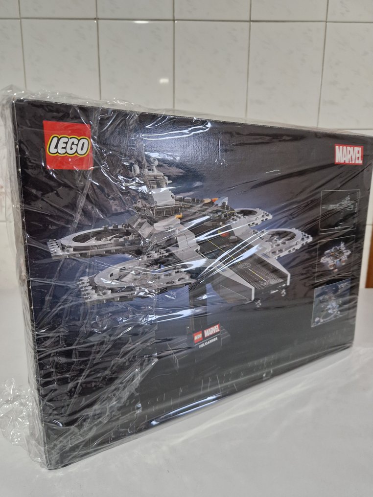 Lego Set - 76295 - Marvel - The Avengers HELICARRIER #1.0