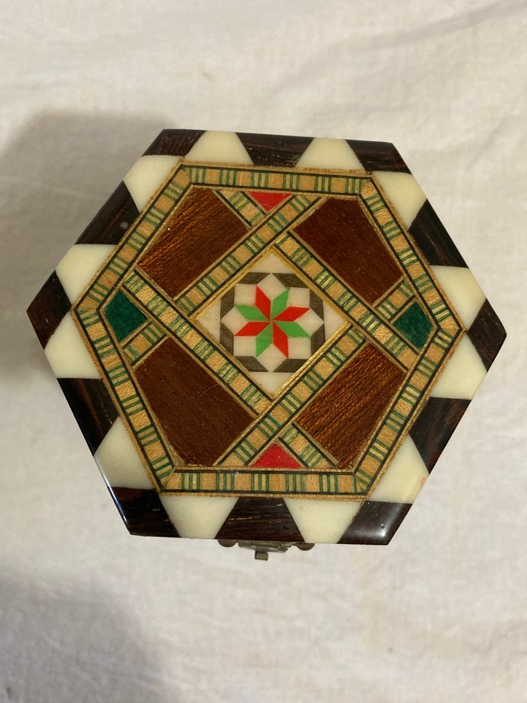 V.Molero Artesanía Granada - Κουτί κοσμημάτων - Παλάτι της Αλχαμπρά, πηγή στην αυλή των λιονταριών της Γρανάδας - Σημαδεμένο ξύλο - ξύλινο κουτί για κοσμήματα #3.2