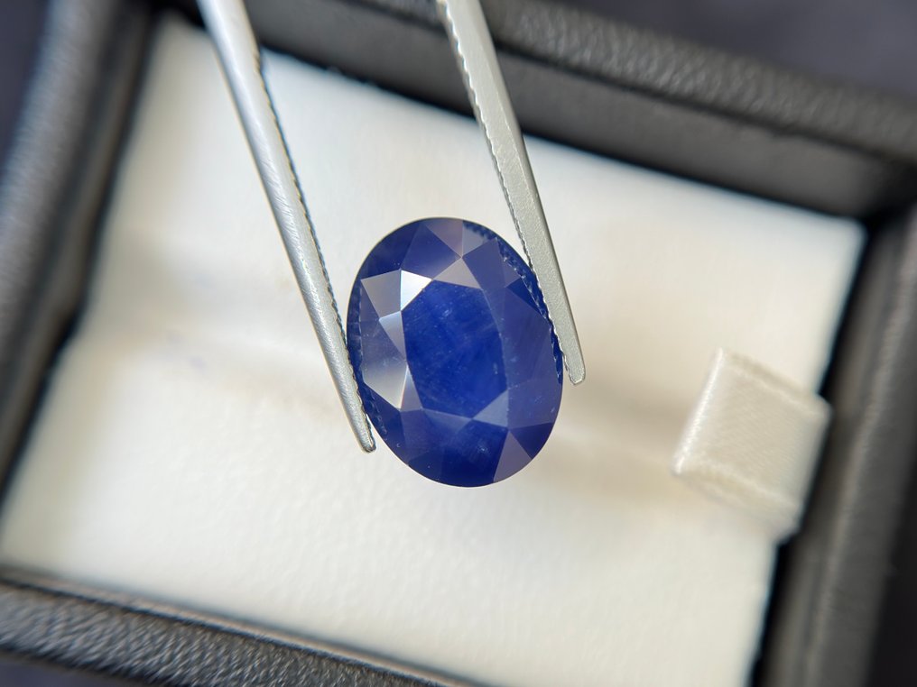 Fără preț de rezervă - 1 pcs  Albastru Safir  - 9.92 ct - GRS (Laboratorul de cercetare a pietrelor prețioase din Elveția) - Safir din Ceylon #4.3