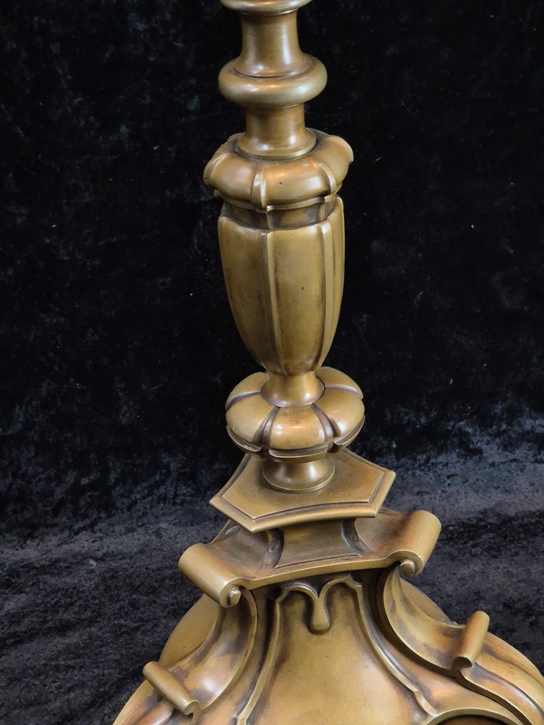 Historistische Stehlampe – Geschweifter Fransenschirm – Metallguss, elektrisch - 燈 - 金屬 #2.1