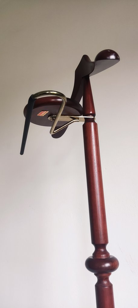 UNION - Textiel en kledingunie - Påklædningsstativ - Valetstandard - Roodbruin træ #1.0